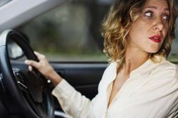 Kinh nghiệm lùi xe chính xác và an toàn cho lái mới