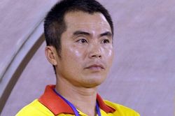 HLV Phạm Minh Đức dạy học trò đá đẹp được đề cử giải Fair-play