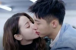 HOT: Địch Lệ Nhiệt Ba và Hoàng Cảnh Du sẽ công khai tình cảm vào tối nay (22/12)?