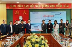 Tiếp nhận các công trình an sinh xã hội từ Vietinbank