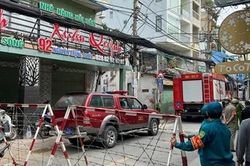 Quán bún Cầu Vòng hư hỏng nặng sau tiếng nổ lớn