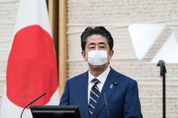 Cựu Thủ tướng Abe Shinzo bị thẩm vấn