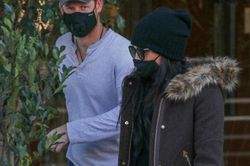 Lộ ảnh Meghan Markle có vòng 2 to bất thường, dân mạng đồn đoán cựu Công nương đang mang thai