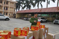 Bắt quả tang đối tượng tàng trữ vận chuyển hơn 300 kg pháo nổ