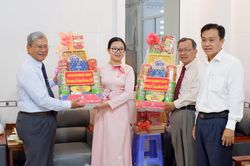 Cần Thơ: Thăm chúc mừng lễ Giáng sinh năm 2020