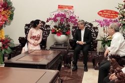 Đồng chí Trương Thị Mai thăm, chúc mừng Giáng sinh tại TP Hồ Chí Minh và Đồng Nai
