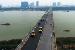Chuyên gia Nhật tham gia sửa mặt cầu Thăng Long