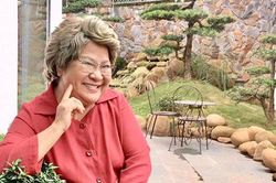 Tuổi 62 lạc quan sống chung với bệnh tật của Minh Vượng - nữ danh hài mãi không chịu lấy chồng