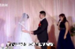Kết hôn không bao lâu, chồng tìm một phụ nữ giống y hệt vợ để làm chuyện 'động trời' khiến cô phẫn nộ, lập tức ly hôn