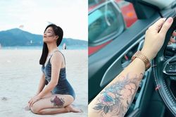 MC Hoàng Linh để lộ hình xăm lớn ở tay, càng bất ngờ hơn với... bộ sưu tập 'tha thu' của cô nàng