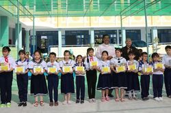 Chùa Thiên Tôn trao quà tại Bến Tre