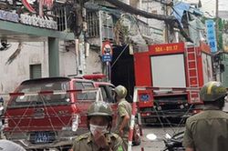 TP.HCM: Quán bún nổ văng tường ra đường nghi do chất liệu nổ gây ra, chủ nhà nợ nhiều người