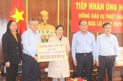 TP Cần Thơ trao 1 tỷ đồng ủng hộ đồng bào Quảng Nam khắc phục thiên tai