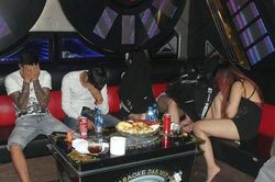 15 thanh niên phê ma túy trong quán karaoke No.1