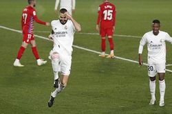 Real Madrid 2-0 Granada: Thắng nhẹ nhàng, Real bám đuổi Atletico Madrid