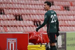 Mourinho nổi cáu với Dele Alli vì để mất bóng dẫn tới bàn thua