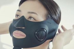 Kỳ lạ chiếc mặt nạ giống như Ninja hứa hẹn mang lại cơ mặt săn chắc