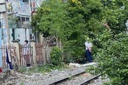 Băng qua đường ray phơi quần áo, người phụ nữ bị tàu hỏa tông tử vong