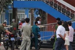 Tìm thân nhân nam thanh niên chết tại sân trường Đại học Thủ Dầu Một