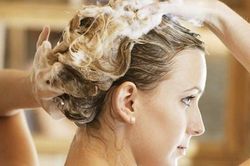 Trời lạnh hãy bỏ ngay thói quen gội đầu này vì rất dễ bị cảm lạnh, đột quỵ
