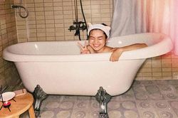 Căn phòng vintage của 'hot girl Mắt Biếc' nhìn là yêu ngay