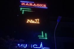 Rủ nhau vào quán karaoke sử dụng ma túy