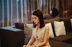 Mỗi lần nhìn con trai đờ đẫn ngồi trên xe lăn là mẹ tôi lại khóc nghẹn, hối hận cùng cực vì chính bà là người đẩy anh tới bi kịch này