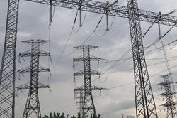 SPMB đóng điện đường dây đấu nối 220kV thuộc dự án TBA 500kV Tân Uyên