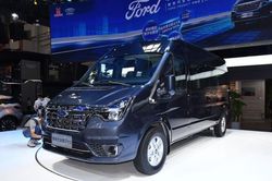 Ford Transit Pro 2021 ra mắt tại Trung Quốc, giá từ 578 triệu đồng