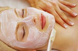 Trộn sữa chua với nước muối, da bật tông trắng hồng, sẹo thâm, nám cũng sạch bong một đi không trở lại