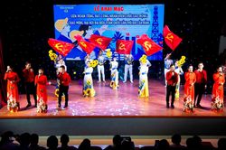 An Giang: Khai mạc Liên hoan Tiếng hát công nhân, viên chức, lao động chào mừng Đại hội đại biểu toàn quốc lần thứ XIII của Đảng