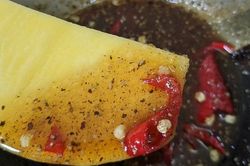 Bí quyết làm nước mắm đường chấm xoài chua cấp độ 7, đảm bảo ai ăn cũng ghiền