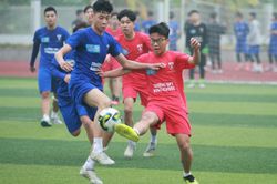 Loạt trận 8h sáng 27-12