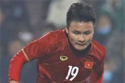 Quang Hải ngả người dứt điểm tung lưới đội U22