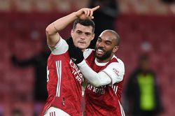 Đè bẹp Chelsea, Arsenal trút áp lực ngày Boxing Day