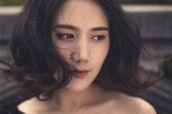 Anh trai vừa cưới vợ được 1 tháng thì mẹ bỗng xin đến ở với vợ chồng tôi, khi bà lúng túng kể lý do, tôi sốc đến 'cạn lời'