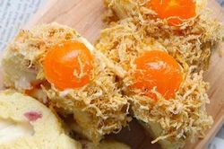 Làm bánh bông lan trứng muối ăn 'tằng tằng' mà chẳng sợ tăng cân: Đây là tất cả bí kíp!