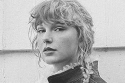 Album Evermore của Taylor Swift: 'Sâu hơn vào khu rừng'