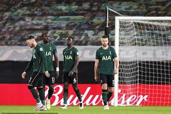 Tottenham lại rơi điểm, Mourinho nổi cơn tam bành