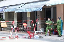 TPHCM khẩn trương truy tìm người đàn ông đi cùng xe với bệnh nhân 1451 và 1440