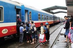Đường sắt còn 'ế' 100 ngàn vé tàu Tết