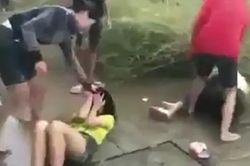Vụ hai nữ sinh THCS ở Đồng Nai bị chặn đánh dã man giữa đường: Vì 'nhìn đểu' và chạy xe nẹt pô