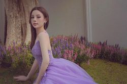 Hóa thành 'công chúa' tím rịm, Huyền Baby khoe tình cảm với chồng và mẹ chồng khiến dân tình 'ghen tị'