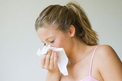 Thời tiết lạnh, khô hanh, lời khuyên của chuyên gia dành cho người thường xuyên bị khô mũi