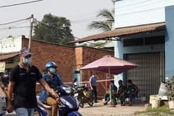 Phong tỏa khu vực liên quan thanh niên nhập cảnh trái phép cùng 2 ca mắc COVID-19