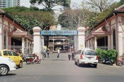 Ngã vào xô nước, bé trai 4 tuổi tử vong
