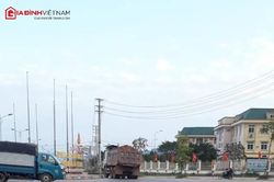 Quảng Ninh: Xe chở đất đá tung hoành ở đường phố khiến dân tình bất an