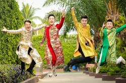 Ưng Hoàng Phúc đau khổ xót thương Vân Quang Long: 'Anh ra đi 1 mình nơi xứ người vậy anh ơi'