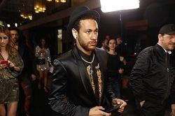 Neymar lại chơi trội, tổ chức tiệc lớn giữa mùa COVID-19