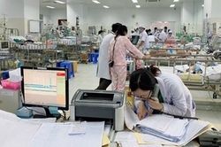 Té vào xô nước, bé trai 4 tuổi tử vong